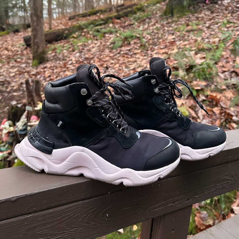 Sorel Sneakers